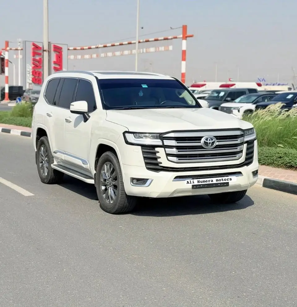 Toyota Land Cruiser Toyota landcuriser Years 2022 GXR 3.5L petrol full option automatic 2022 — véhicule occasion import Dubaï
